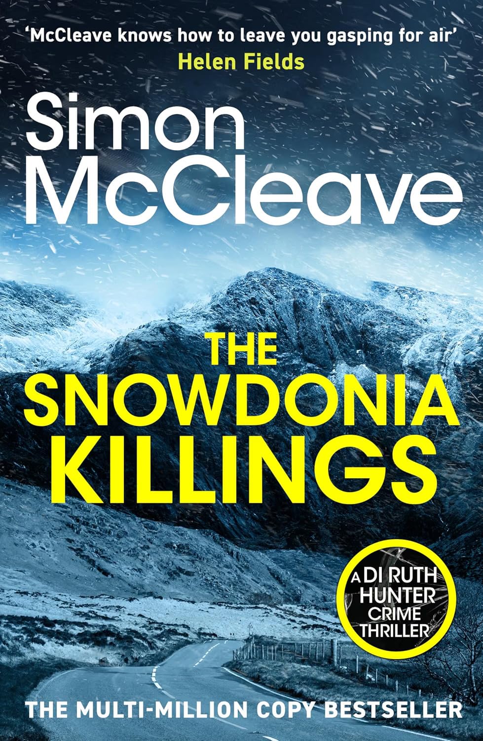 DI Ruth Hunter books 1-10 fanned out, displaying all ten Simon McCleave paperback crime novel covers